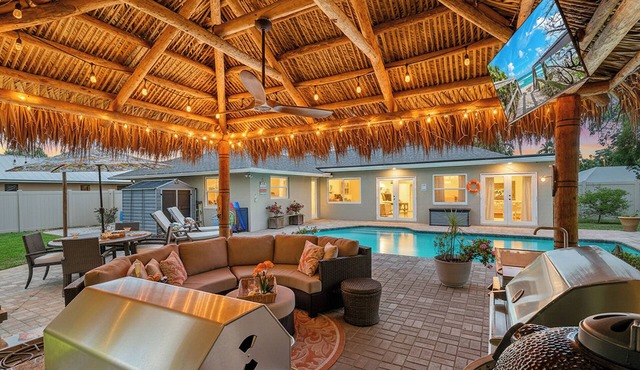 (NEW) Tiki Palm House | Poolside Chef’s Kitchen