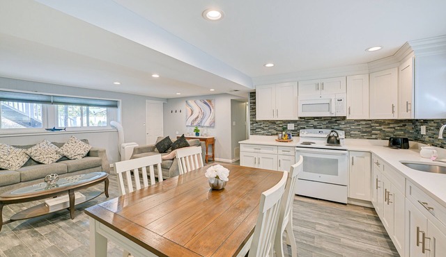 New York Abode w/Pool & Patio, Near Times Square!