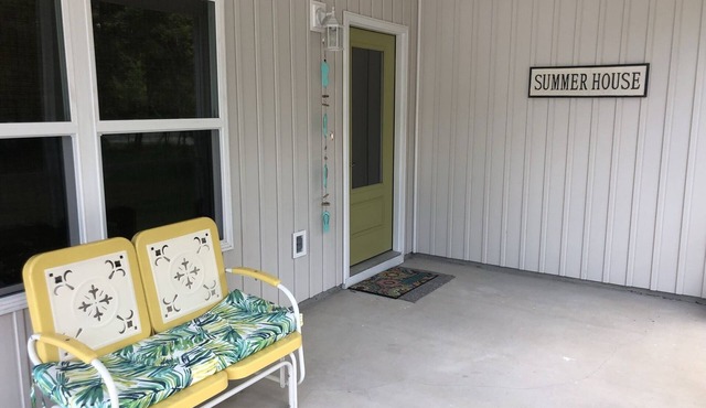 Newer home close to bay and downtown 8 minute walk to bay