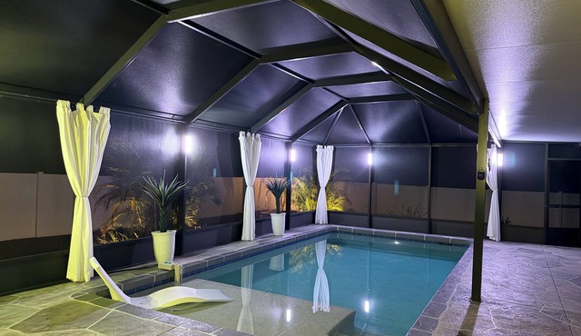 Newer Pet Friendly Private Villa Heated Salt Water Pool Beach 10 Min Fenced Yard
