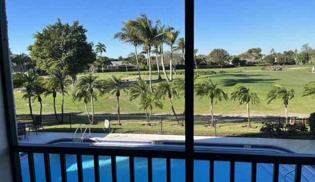 Newly Remodeled 2bed/2bath Condo in the desirable Lely neighborhood!