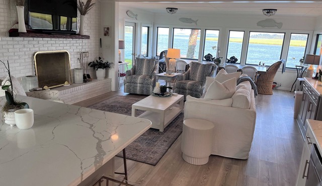 Newly renovated 3BR river home with views nestled between Beaufort and Bluffton