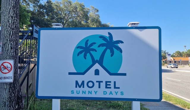 Nice renovated one bedroom apartment Sunny Days Motel 3