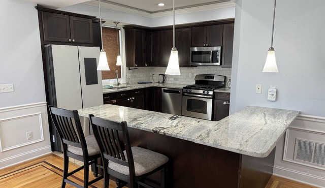 Norwalk 3br/3.5 baths townhome with private backyard