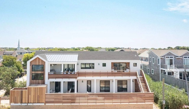 Ocean Beach, Beautiful & New, Covered Deck, Great Bay Views, Pool, Outdoor Grill