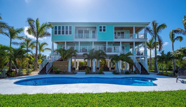 Ocean Front Paradise Awaits!