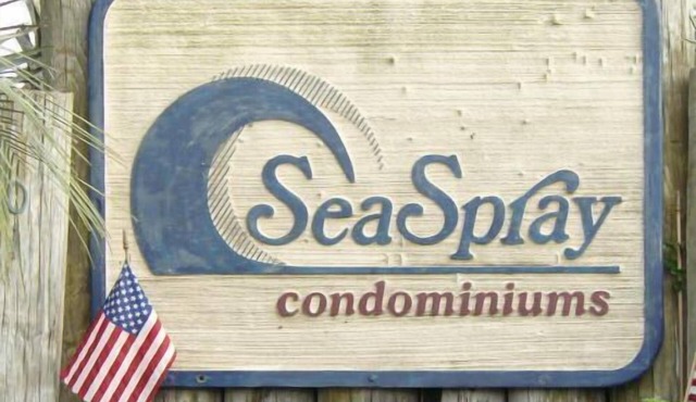 Ocean-side condominium with pool. Fully-equipped for relaxed vacationing. in Atlantic Beach