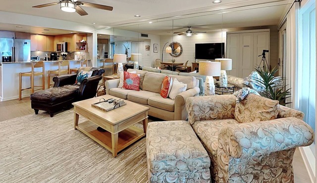 Oceanfront Condo with Balcony, Pool and Beach Access