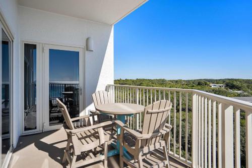 Oceanfront Condo with Private Balcony Resort Pool & Hot Tub