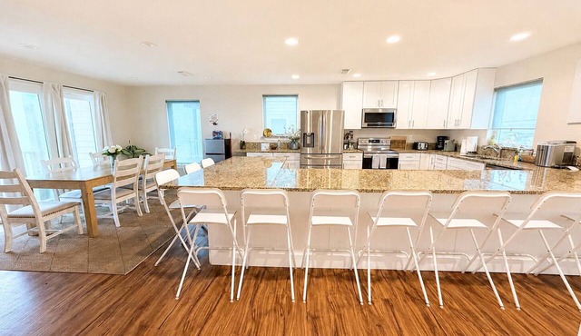Oceanfront Estate - Direct Beach Access - 6BR