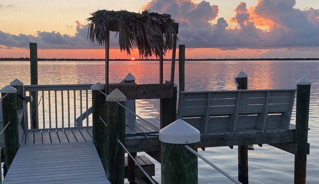 Oceanfront Home-Pool, Dock-Available Daily, Weekly or Monthly.