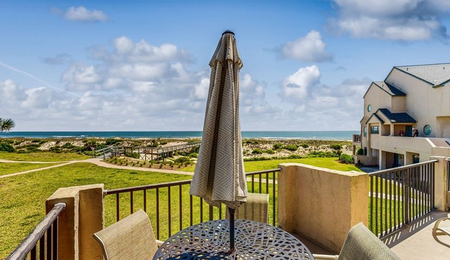 Oceanfront Townhouse in Summer Beach Village on Amelia Island with Pool