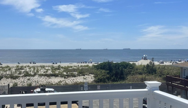 Oceanviews from Every Room.Steps to the Beach