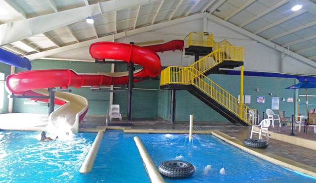 One Unit w/Two Queen w/Bunk Beds | Breakfast Included | Pool w/Slide Access