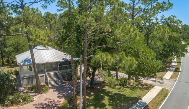 Only 5 min from the St. George or Apalachicola!