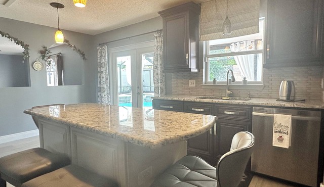 Orlando Family Getaway 4BR Home w/Pool & Cinema Lounge