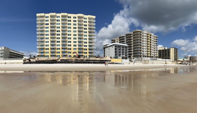 OUR ARUBA RETREAT - New 3b2b 8th floor oceanfront condo.