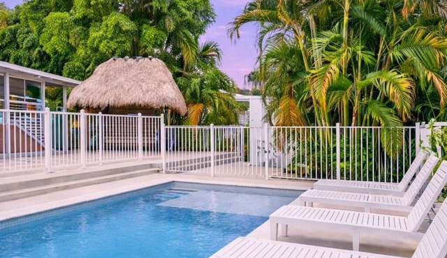 Palm Breeze Hideaway|Pool+Tiki Hut|Northwood Hills