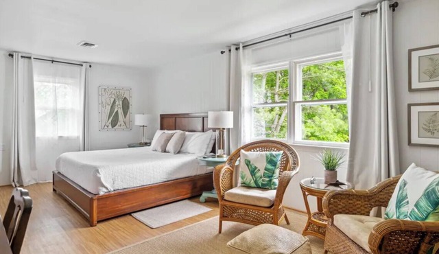 Palm Tree Room — Elegant British Colonial Luxury with Spacious Comfort in Rehoboth Beach