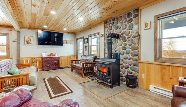 Panoramic Upstate Views: Tranquil Home on 70 Acres