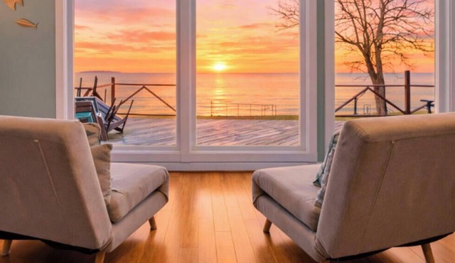 Panoramic Water Views in Lexington