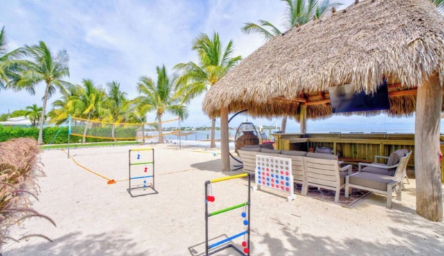 Paradise Point -Pet friendly Oceanfront Luxury with Pool/Dock/outdoor kitchen.