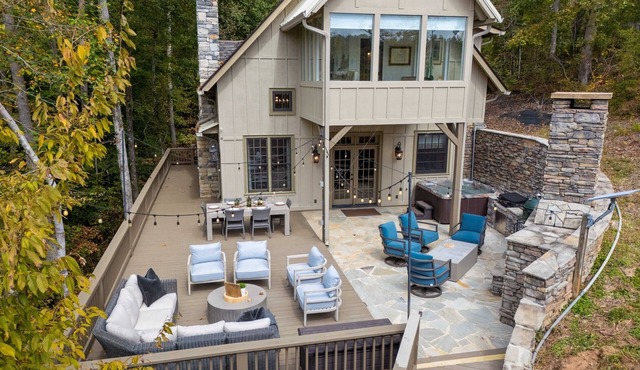 Peaceful Lake House, Hot Tub & Private Dock!