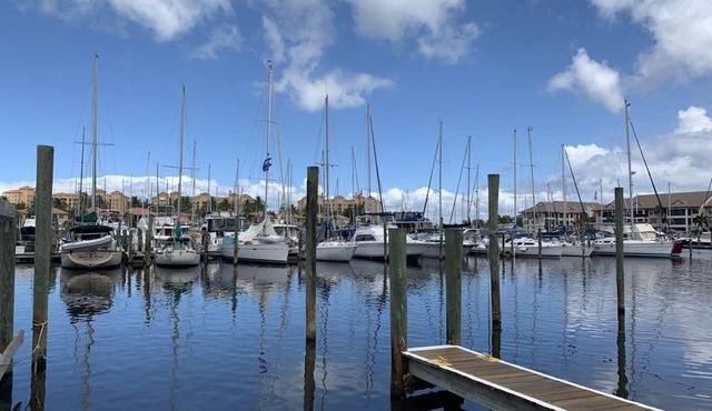 Peaceful townhome with golf course + fishing pond near Burnt Store Marina