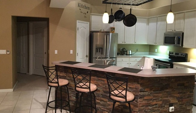 Perfect vacation home for Disney, Universal and Space center. Close to UCF
