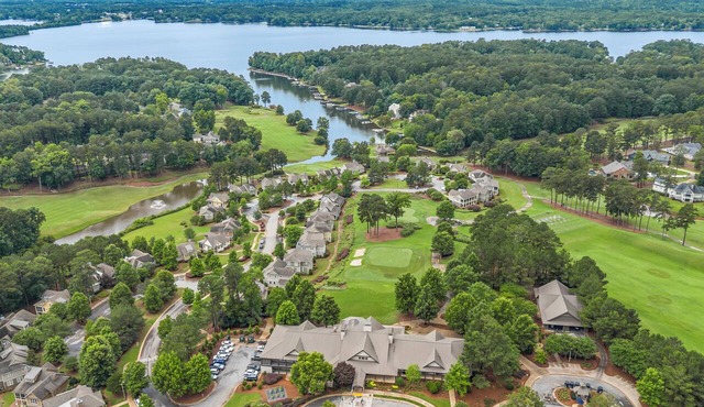 Pet-Friendly Reynolds Lake Oconee Retreat 3BR Cottage Near Golf & Lake