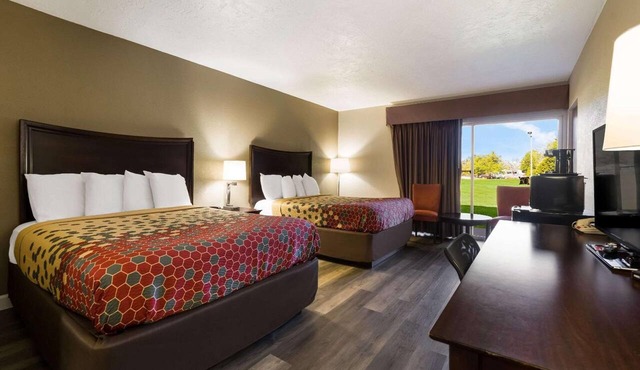 Pet-Friendly Room w/Pool Access | Minutes to Fairgrounds | Free On-Site Parking
