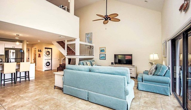 Pet friendy 3-BR retreat with gulf views & crows nest balcony - Signal Inn 18