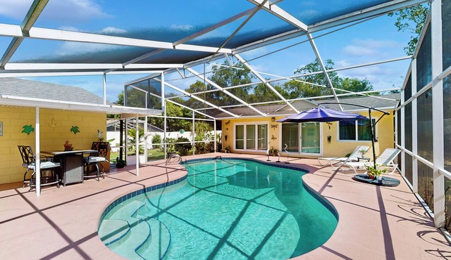 Pool Access! Dog-friendly Retreat 16 Mi to Orlando
