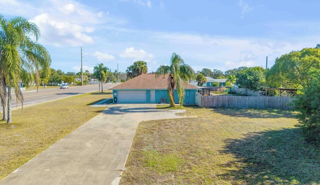 Pool Home - Pets OK - Boat Parking - Firepit!