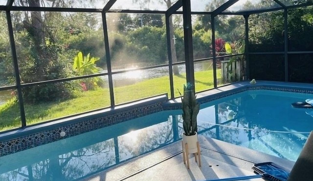 Pool, pool table, 4 bedroom, 2.5 bath home with very high rating!