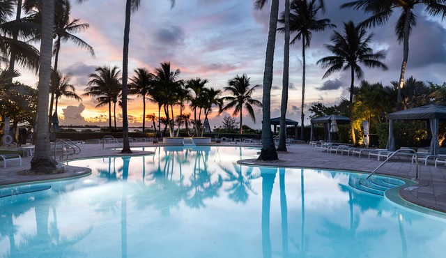 Poolside Room w/Kayak & Sauna | No Hidden Fee!