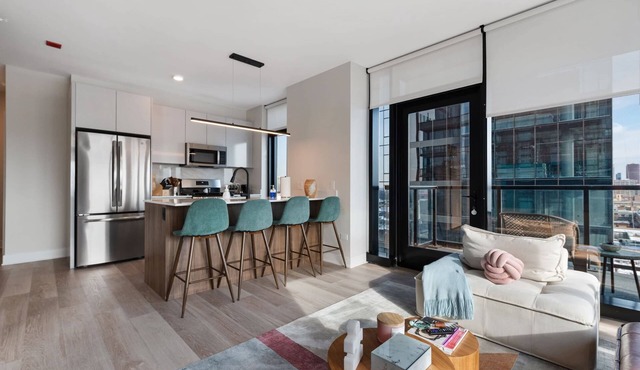 Prime West Loop 2BR Duo + Enjoy Unique Gatherings in Chicago