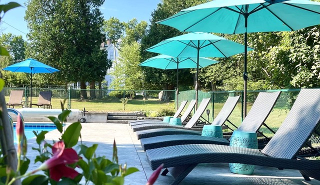PRISCILLA'S HOMESTEAD: Authentic Private Estate with Pool Tennis FirePit