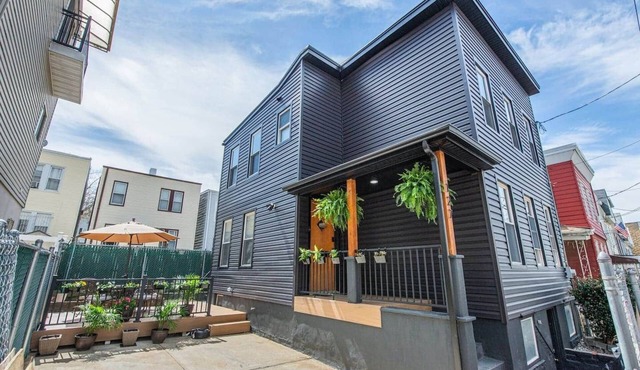 Private 3BR Home Driveway Parking 15 min to NYC
