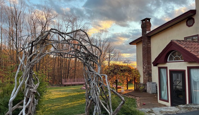 Private 73 acre getaway with a huge spacious house, forest trails + private lake