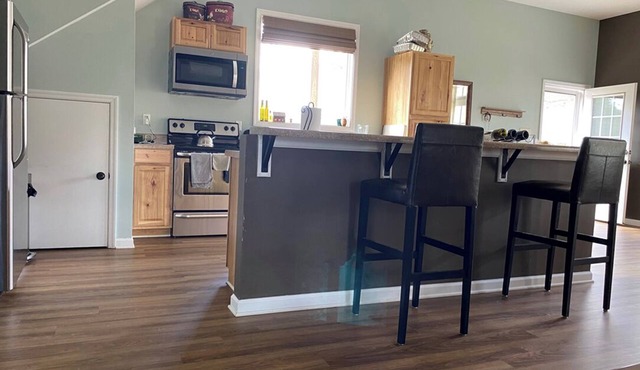 Private apartment on horse farm with community amenities available.
