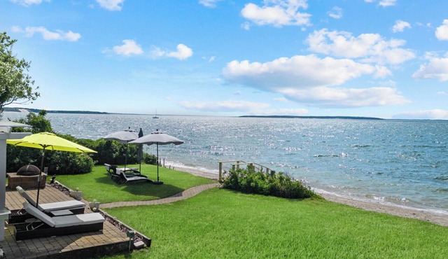 Private Bayfront Living, Water Views