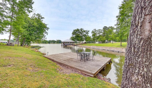 Private Dock! Beautiful Neely Henry Lake Retreat