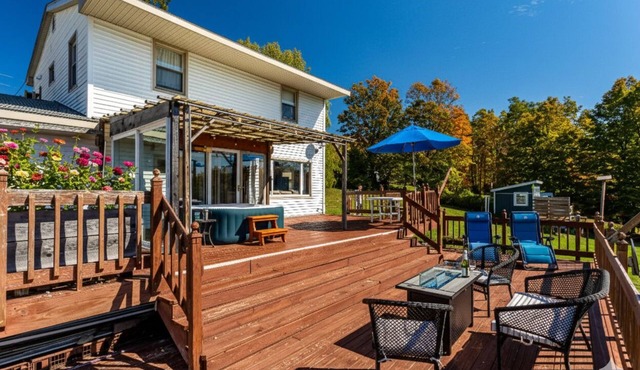 Private Mountain Top Retreat w/Views/Hot Tub for Couples 2.5 hours from NYC