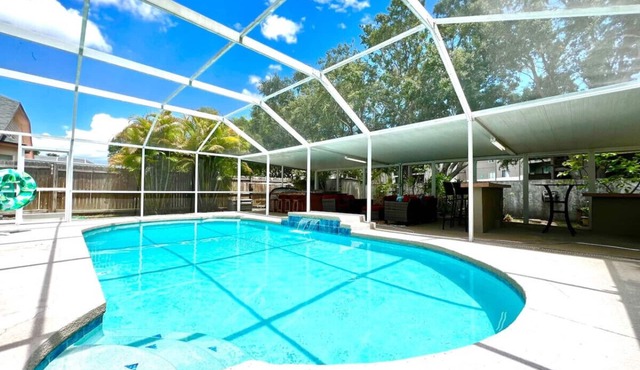 Private Oasis Retreat Heated Pool Hot Tub Beaches