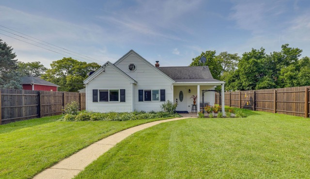 Private Plainfield Retreat w/Gas Grill + Patio in Plainfield