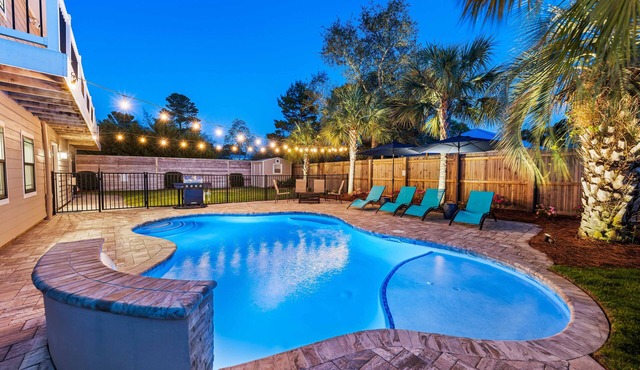 Private Pool ☀️ Golf Cart Incl thru 10/26, Pickleball, Beach Equip ☀️ Custom Bunks