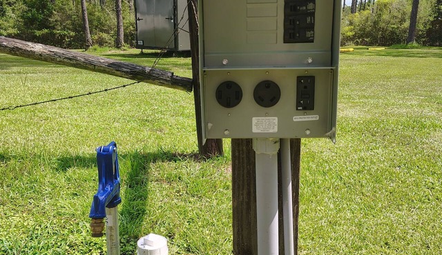 Private Rv Lot Near Lakewood Park which is the Highest Point in Florida.