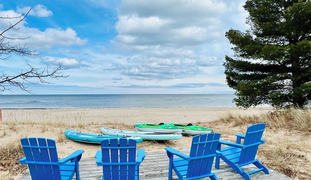 Private Sandy Beach-Beach Volleyball-Game Room-Fire pit