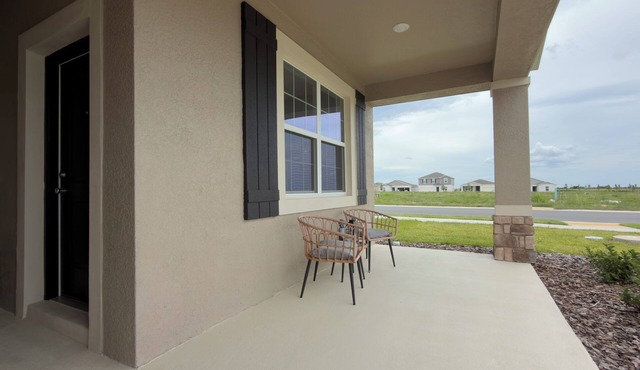 Private Suite Near Disney & LEGOLAND w/Kitchen